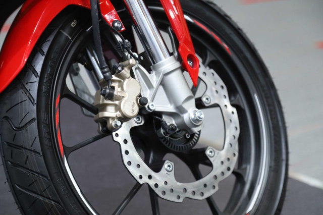Foto: Honda CBR150R Terbaru, Tampangnya Mirip CBR250RR! (113144)