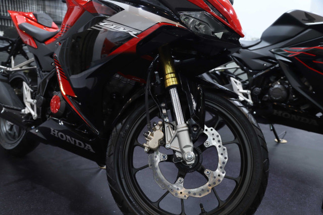 Foto: Honda CBR150R Terbaru, Tampangnya Mirip CBR250RR! (113137)