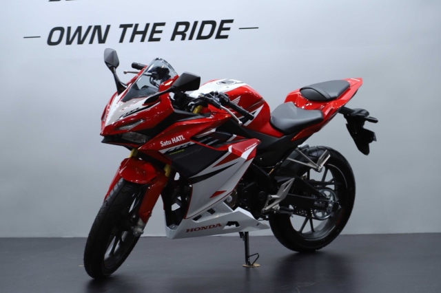 Foto: Honda CBR150R Terbaru, Tampangnya Mirip CBR250RR! (113140)
