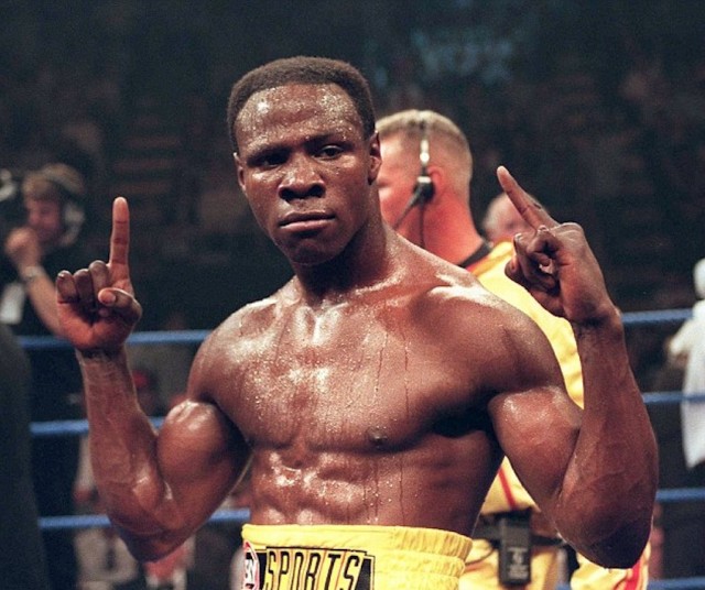 Chris Eubank pada 1995. Foto: Holly Stein/Getty Images
