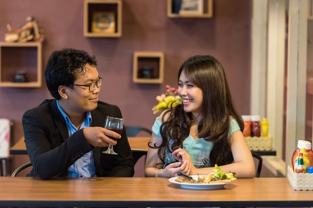 5 Zodiak Ini Dikenal Sebagai Pasangan yang Mudah Cemburu (72841)