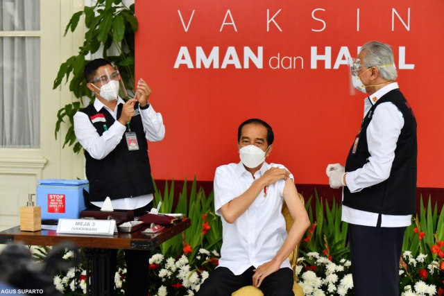 Tremor, Momen Gemetar Dokter Abdul Muthalib Saat Suntik Jokowi (11167)