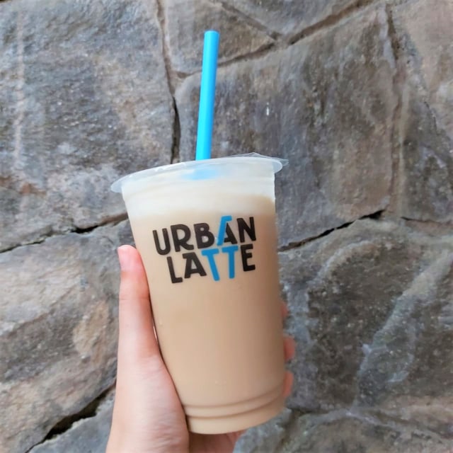 Manis Gurih! Kopi Susu Bercampur Kelapa ala Urban Latte dan Stefani Horison (22383)