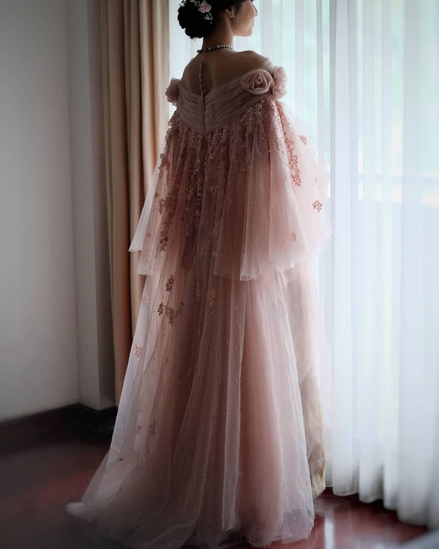 Indah Permatasari Menikah, Pakai Busana yang Terinspirasi dari Baju Bodo (422966)