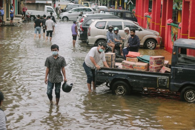 Kawasan Kapuas Indah Pontianak digenangi banjir. Foto: Dedy Prasetya Puspo Aji/Hi!Pontianak 