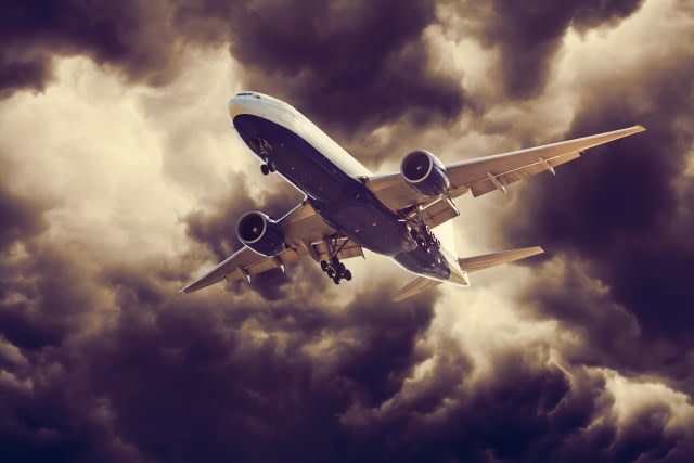 Ilustrasi pesawat. Foto: Shutter Stock
