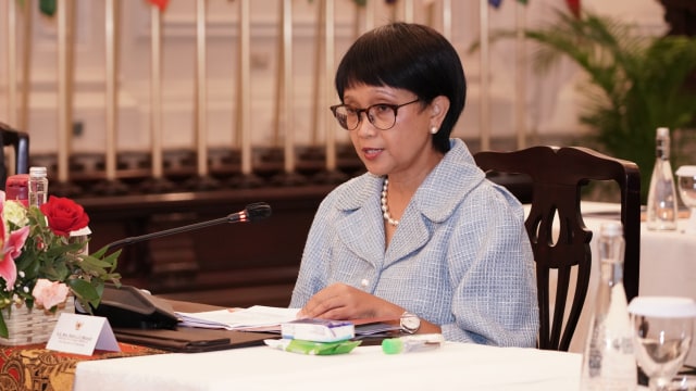 Menteri Luar Negeri Indonesia Retno Marsudi di Kementerian Luar Negeri, Jakarta, Rabu (13/1).  Foto: Dok. Kementerian Luar Negeri.