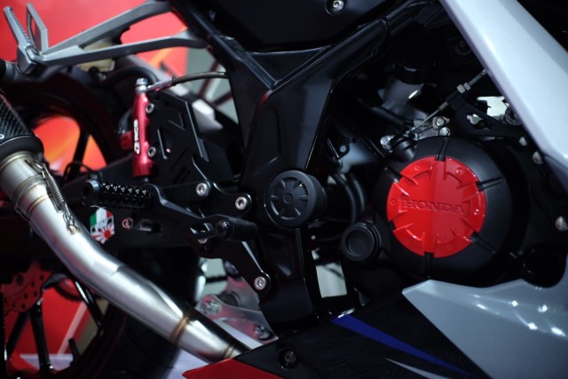 Pasang Assist & Slipper di Honda CBR150R Lawas, Ini Syaratnya! (115337)
