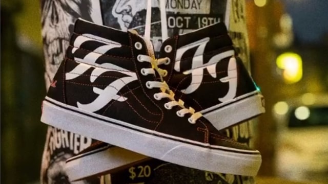 Foo Fighters Rayakan Ulang Tahun Ke-25 Lewat Sneakers Kolaborasi sama Vans (245426)