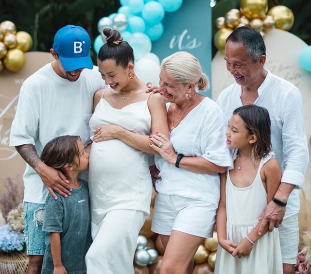 7 Potret Baby Bump Jennifer Bachdim (299539)