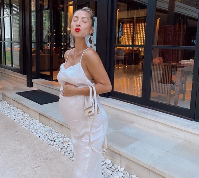 7 Potret Baby Bump Jennifer Bachdim (299540)