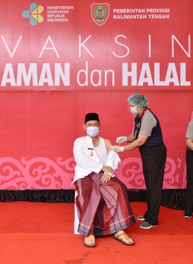 Sekda Kalteng Usai Divaksin Corona: Rasanya Seperti Digigit Semut Kecil (22955)
