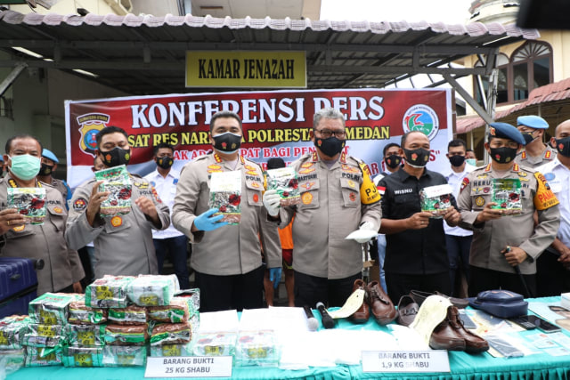 Polisi Gagalkan Peredaran 26,9 Kg Sabu di Medan, Seorang Kurir Ditembak Mati (70948)