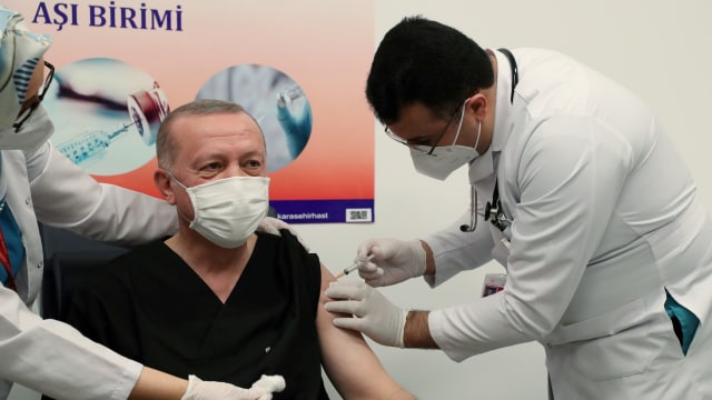 Presiden Turki Erdogan Disuntik Vaksin Sinovac (441416)