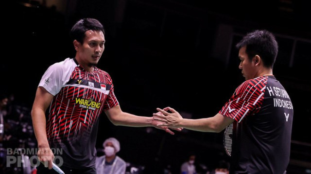 Ganda putra Indonesia Mohammad Ahsan dan Hendra Setiawan pada pertandingan Thailand Open, di Impact Arena, Bangkok, Thailand.  Foto: Erika Sawauchi/Badmintonphoto/BWF