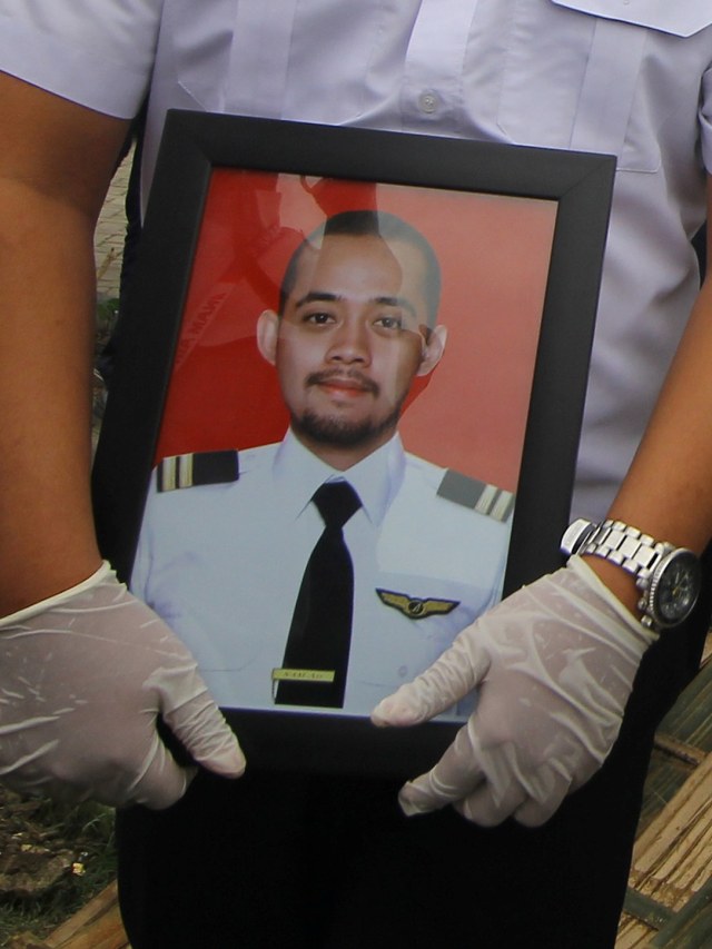 Co-pilot NAM Air yang menjadi salah satu korban jatuhnya pesawat Sriwijaya Air SJ 182 Fadly Satrianto. Foto: Moch Asim/ANTARA FOTO