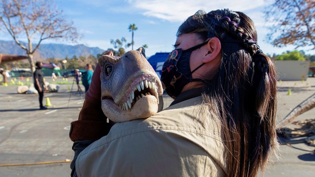 Jurassic Quest Drive Thru di California. Foto: REUTERS/Mario Anzuoni