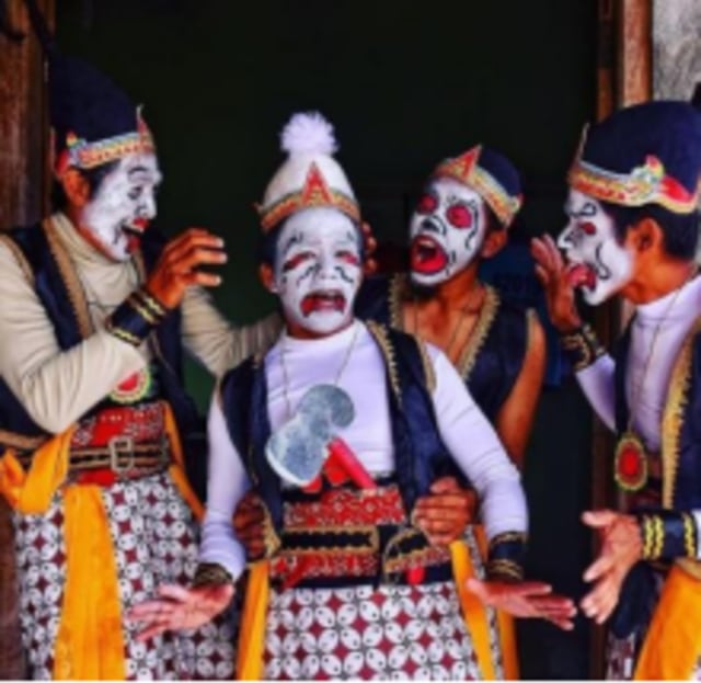 kompeba (komunitas petruk bagong)
