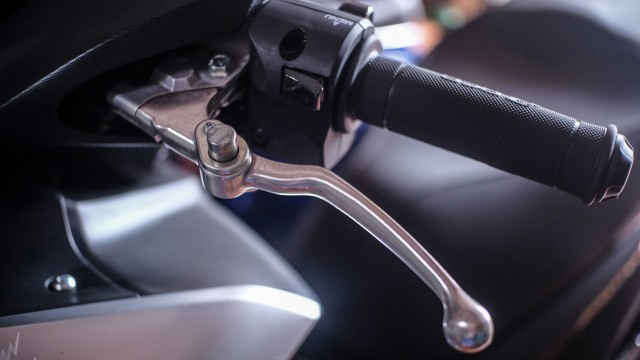 Cuma Rp 70 Ribuan, Bikin NMax dan PCX Punya 'Rem Tangan' (114365)