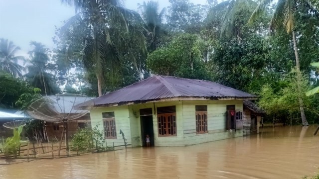 Banjir merendam rumah di Aceh Timur. Foto: Dok. Istimewa