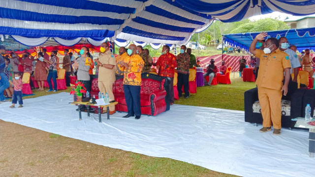 HUT PI Ke-84, Bupati Maybrat Imbau Umat Harus Kembali Ke Alkitab (122014)