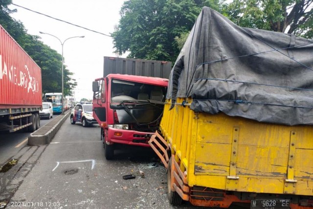 3 Truk Terlibat Kecelakaan di Jalur Surabaya-Malang, Pasuruan