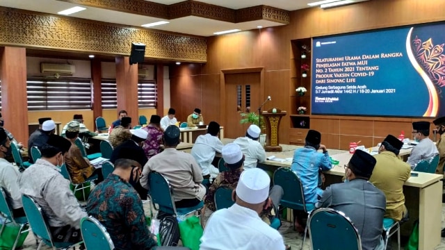Pertemuan silaturahmi Pemerintah Aceh dengan para ulama dan MPU di Gedung Serbaguna Setda Aceh, Selasa (19/1). Foto: Zuhri Noviandi/kumparan