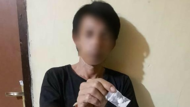 Jajaran Kepolisian Resort (Polres) Banggai, melalui Satres Narkoba kembali berhasil menangkap seorang pria berinisial RH (40), terkait penyalahgunaan Narkotika jenis Sabu pada Senin (18/1). Foto: Istimewa 