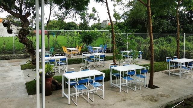 Area outdoor Sate Ratu di Outlet Tiyasan