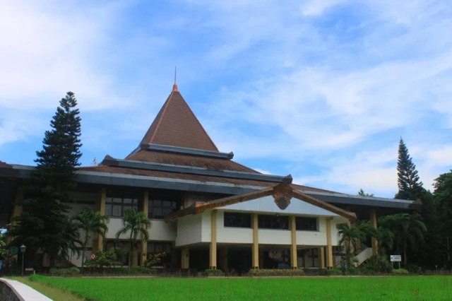 Universitas Sebelas Maret – Surakarta, Jawa Tengah Foto : uns.ac.id
