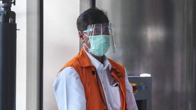 Direktur PT Dua Putra Perkasa, Suharjito bersiap menjalani pemeriksaan di gedung KPK. Foto: ANTARA FOTO/Hafidz Mubarak A