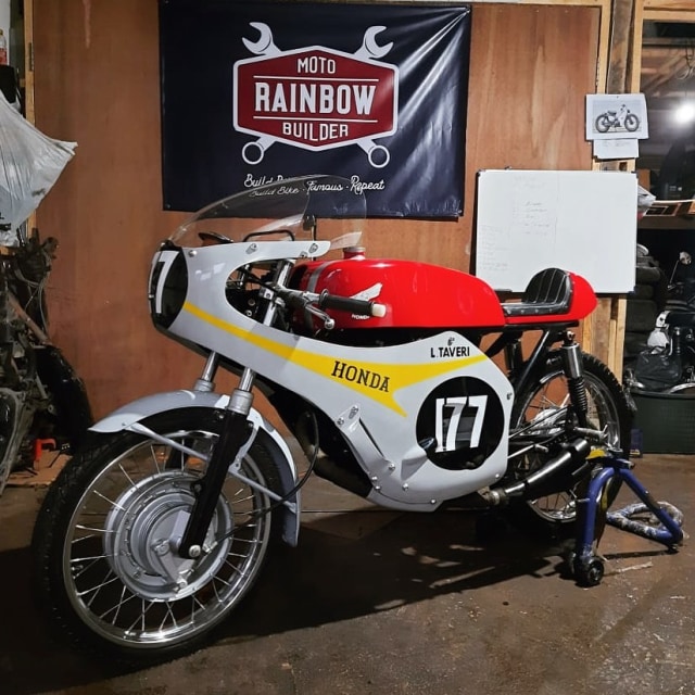 Replika Honda RC149 berbasis Honda Verza. Foto: dok. Rainbow Moto Builder