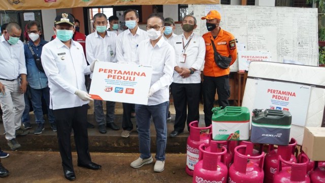 Bantuan Pertamina untuk penanganan bencana longsor di Sumedang. Foto: Pertamina