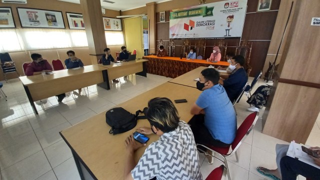 KPU Kota Solo menggelar rapat persiapan penetapan hasil pilkada