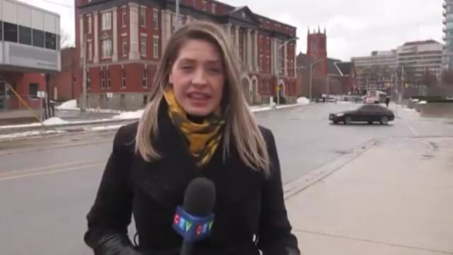 Viral reporter TV di Kanada bernama Krista Sharpe mengalami pelecehan saat siaran langsung. (Foto: Twitter/@KistajSharpe)