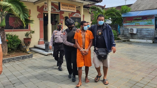 Lorens Parera pelaku penusukan mantan pacarnya dengan pisau karena sakit hati. Foto: Dok. Istimewa