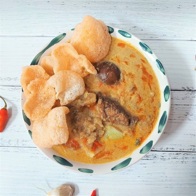 Makan Enak: Lontong Sayur Betawi Pak Dayat, Kuahnya Kental sampai Mlekoh! (1193914)