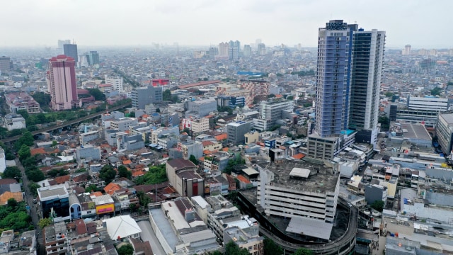 Foto udara daerah padat penduduk di kawasan Pasar Baru, Jakarta, Kamis (21/1). Foto: Akbar Nugroho Gumay/ANTARA FOTO
