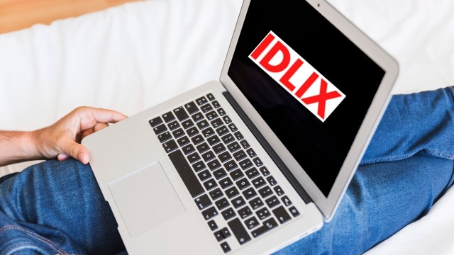 Idlix, salah satu situs streaming film bajakan yang belum diblokir oleh pemerintah. (Source : Freepik) 
