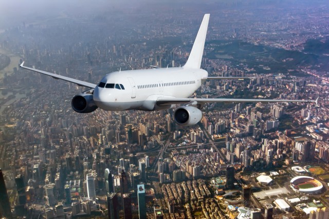 Ilustrasi pesawat. Foto: Shutterstock