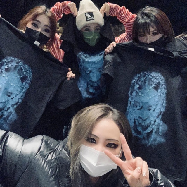2NE1 Reuni dengan Anggota Lengkap untuk Rayakan Ulang Tahun Minzy dok Instagram chaelincl