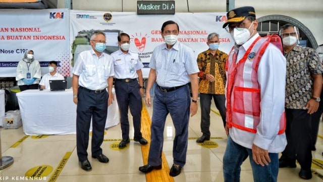 Alat Pendeteksi Corona GeNose Dipasang di Stasiun Pasar Senen, Luhut Ikut Jajal (582065)