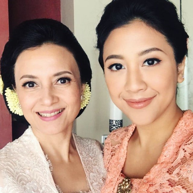 Sherina dan ibunda. Foto: Instagram/sherinasinna