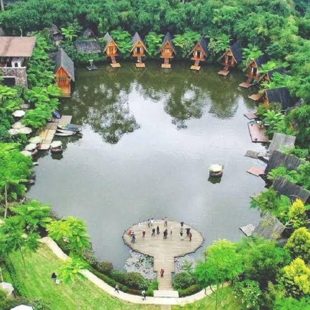 Desa Wisata Ekang Paparkan Rencana Bangun Penginapan Eco-Lodge ke Menparekraf (357389)