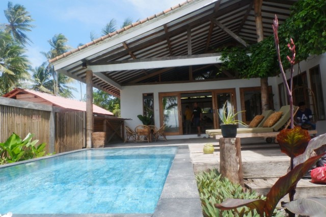Villa Santai Mandiri dengan fasilitas kolam renang yang bisa dinikmati oleh pengunjung | Foto : Sidik Aryono/Lampung Geh
