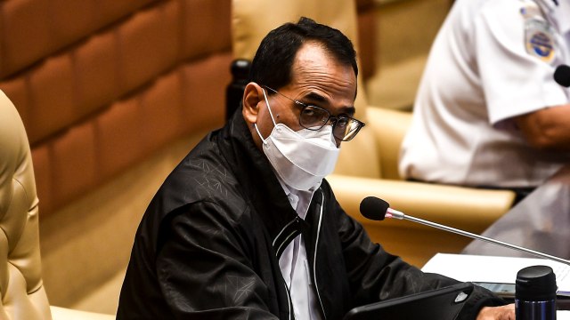 Menteri Perhubungan Budi Karya Sumadi saat Rapat Dengar Pendapat (RDP) bersama Komisi V DPR di Kompleks Parlemen, Senayan, Jakarta, Senin (25/1).  Foto: Muhammad Adimaja/ANTARA FOTO