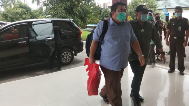 Teddy Gunawan Joedistira (49) tiba di gedung Kejati Sultra da