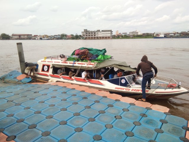 Longboat rute Kayong Utara-Pontianak. Satgas COVID Kalbar menemukan 6 penumpang longboat yang positif corona. Foto: Dok Hi!Pontianak