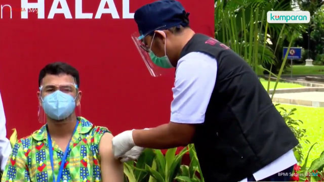Tepat Hari Ini Jokowi dan Raffi Ahmad 6 Bulan Divaksin Sinovac, Imun Turun? (10624)