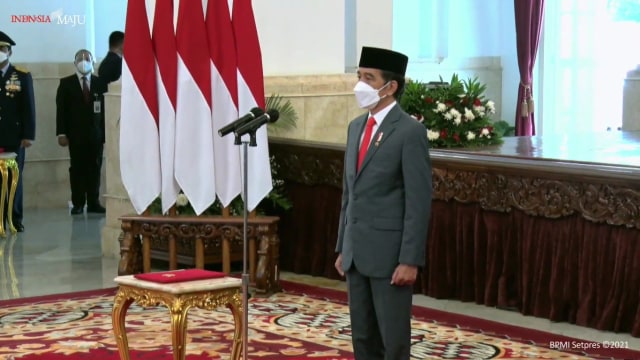 Presiden Joko Widodo saat pelantikan Kapolri  di Istana Negara, Rabu (27/1). Foto: Youtube/Sekretariat Presiden